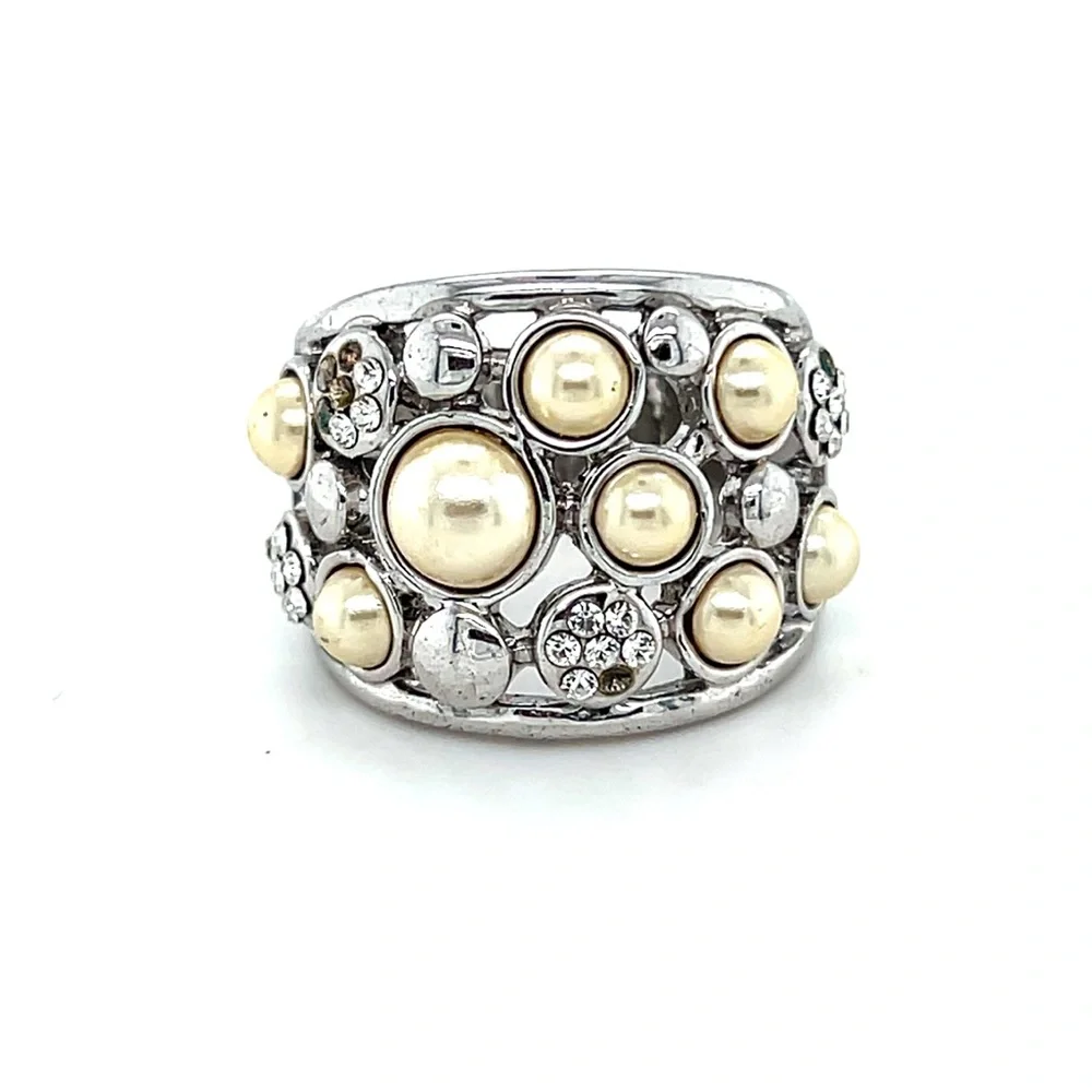 Elegant‎ Silver and Cream Pearl Ring
